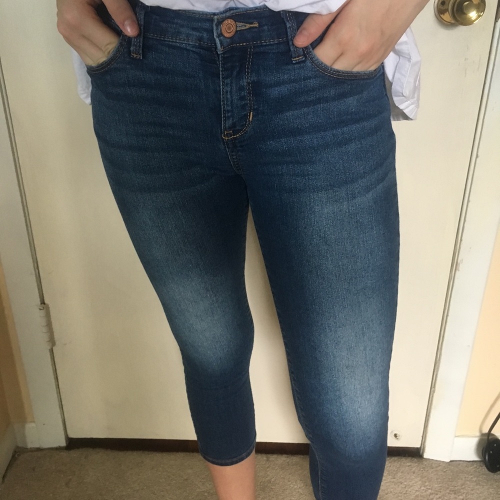 *3/$10* Old Navy Girls sz 12 denim capris- EUC